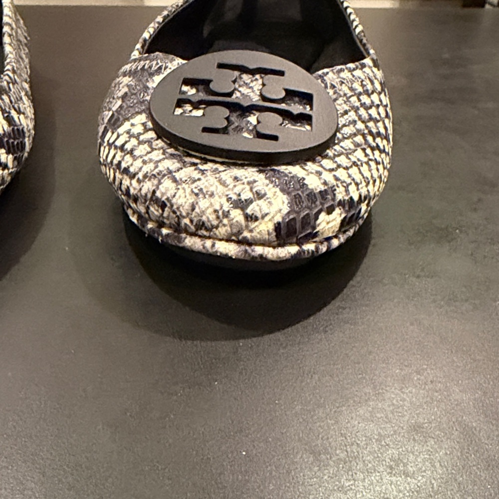 Tory Burch Black and Cream Patterned Loafers - Picture 9 of 9